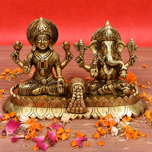 Laxmi Ganesha Sitting On Oval Lotus Base (10 X 6 In)