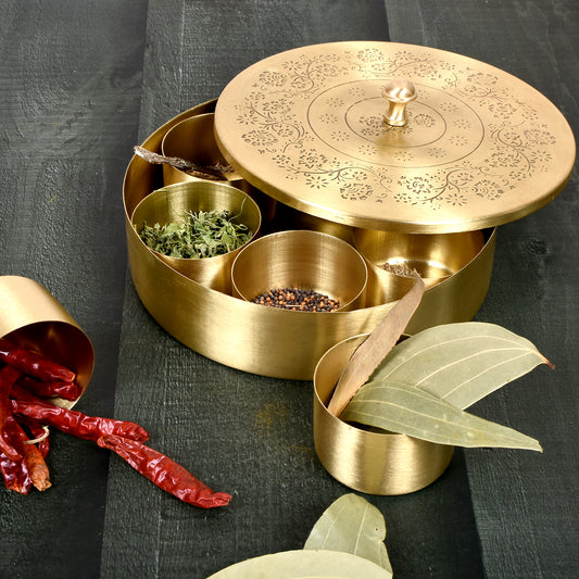 Masaladani With Floral Etching In Circular Design (7 In)